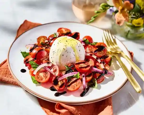 Tomato-Caprese-with-Fresh-Burrata